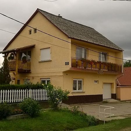 Keletifeny Vendeghaz Hotel Verpelét Exterior foto